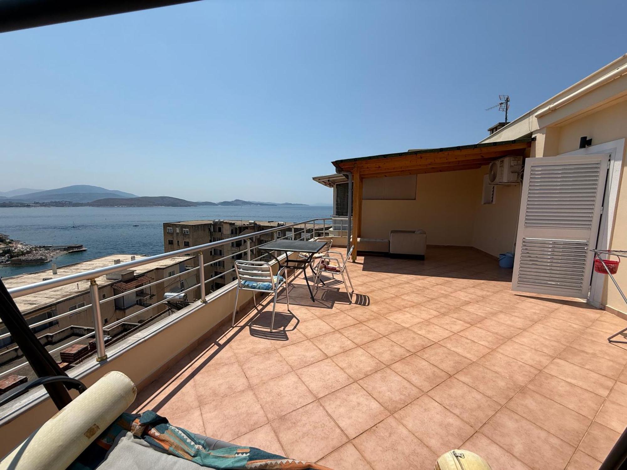 Leilighet Glen's Rooftop Sarandë